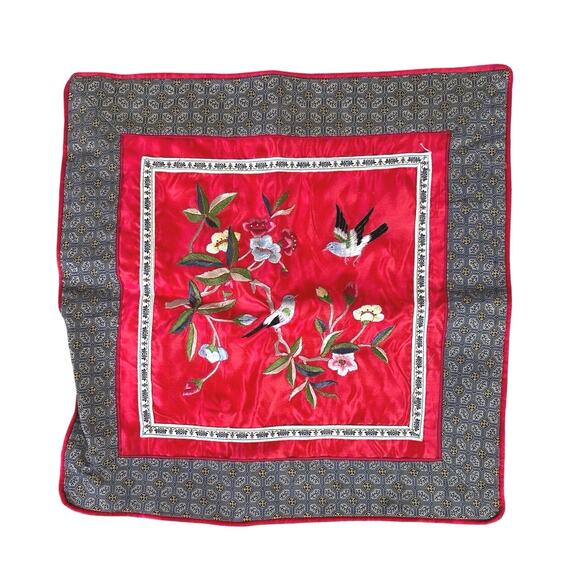 Vintage Chinese silk embroidered pillow cases (set of 4) - Picture 2 of 12